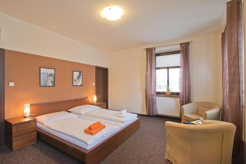 Hotel U Zlateho Byka Pisek  Bilik gambar