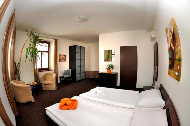 Hotel U Zlateho Byka Pisek  Luaran gambar