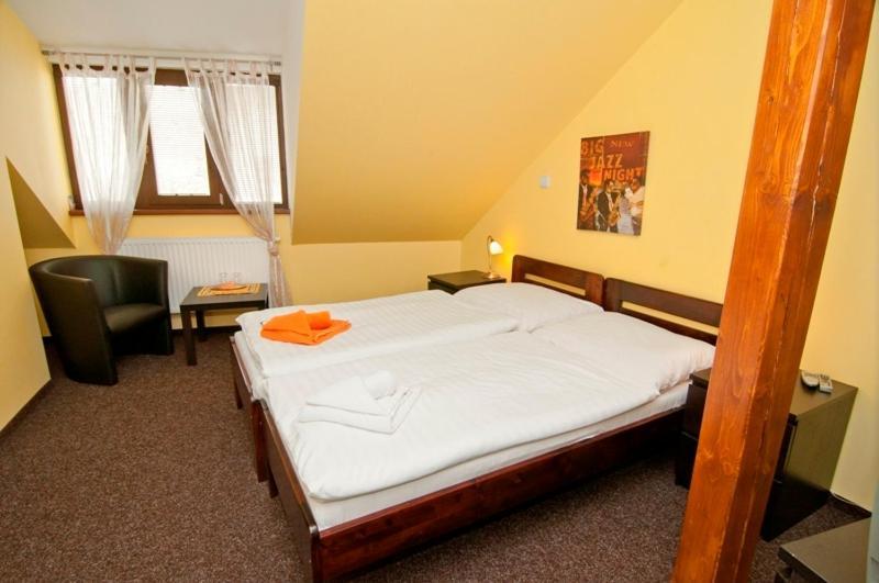 Hotel U Zlateho Byka Pisek  Luaran gambar
